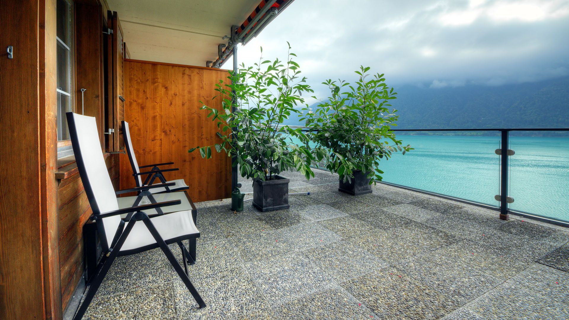 Double room with balcony and lake view